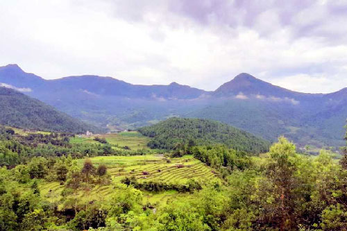 Khám phá bản người Dao giữa ngàn mây