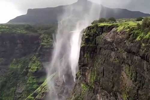 Kỳ lạ, 5 địa điểm dường như “không trọng lực” trên thế giới