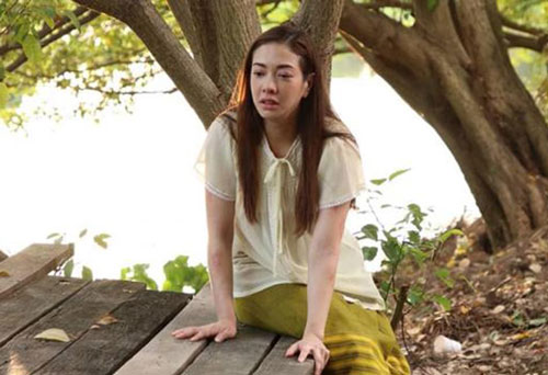 Chồng nói dối đi công tác rồi trốn sang nhà bố mẹ đẻ để che giấu sự thật bị đánh ghen thâm tím mặt mày