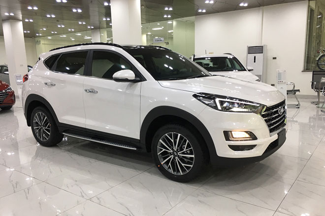 Hàng loạt ô tô giảm giá mạnh trong tháng 6