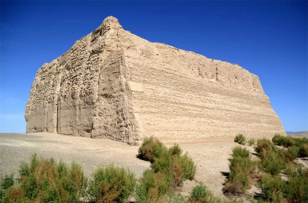 Khám phá ốc đảo 2.000 năm tuổi giữa sa mạc ở Trung Quốc