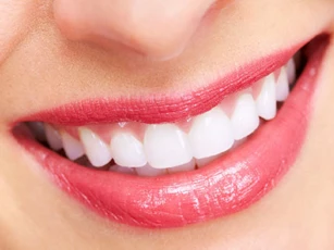 1 nhúm đường 3 công thức 'biến' môi thâm thành môi hồng