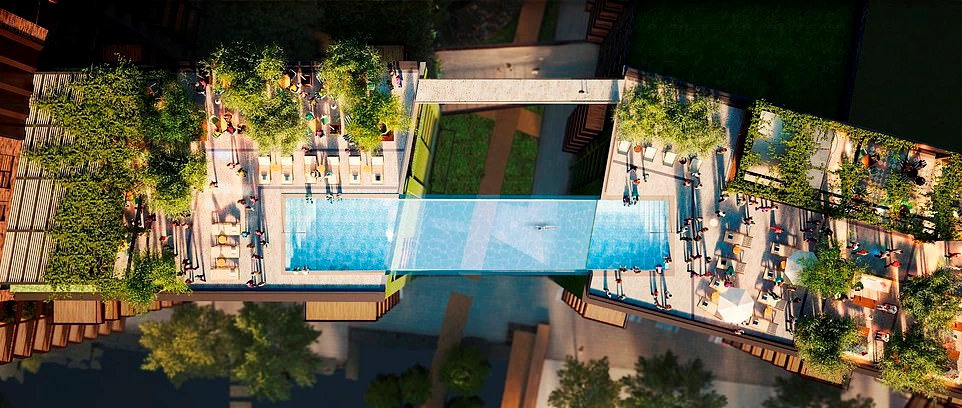 Khu phức hợp của dự án bể bơi Sky Pool là trung tâm của dự án phát triển với giá trị đầu tư lên đến gần 1,4 tỷ USD. Nhà phê bình kiến trúc của Financial Times, ông Edwin Heathcote, nhận định hồ bơi này có thiết kế như "thảm họa" giữa thành phố. Ảnh: Daily Mail.