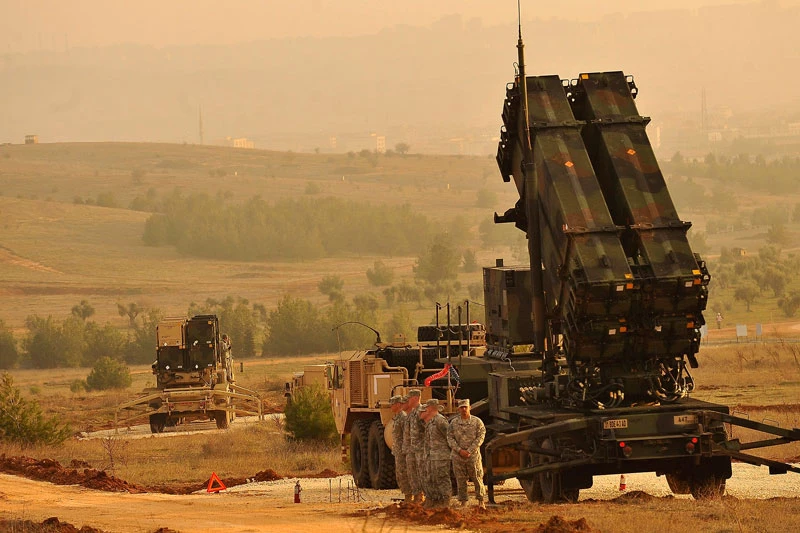 Sau khi Iraq có ý định mua một lô hệ thống phòng không S-400 của Nga, Mỹ đã bắt đầu rút các hệ thống Patriot của mình. Sau khi Iraq có ý định mua một lô hệ thống phòng không S-400 của Nga, Mỹ đã bắt đầu rút các hệ thống Patriot của mình.