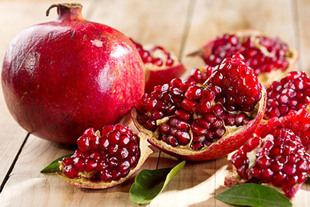 Làm đẹp chỉ bằng cách sử dụng quả lựu