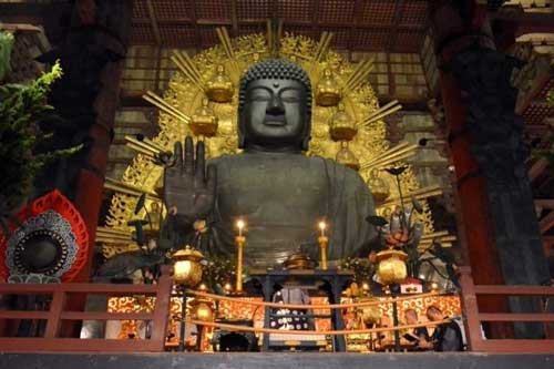 Khám phá ngôi chùa có bức tượng Phật bằng đồng mạ vàng lớn nhất thế giới