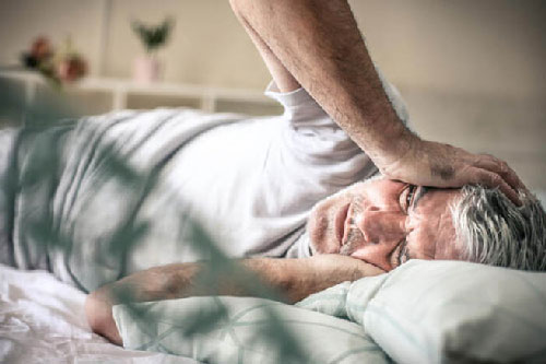 Sáng sớm ngủ dậy nếu thấy 3 triệu chứng này xuất hiện thì coi chừng đột quỵ tấn công