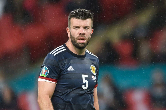 Trung vệ: Grant Hanley (Scotland).