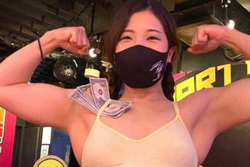 Quán bar độc đáo dành cho các fan thể hình tại Nhật Bản với dàn nữ phục vụ cơ bắp