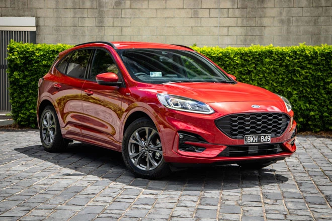 =5. Ford Escape 2021 (điểm an toàn: 9,7/10).