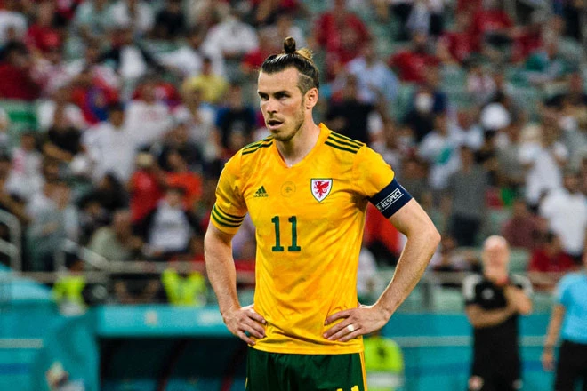 Tiền vệ trái: Gareth Bale (xứ Wales).