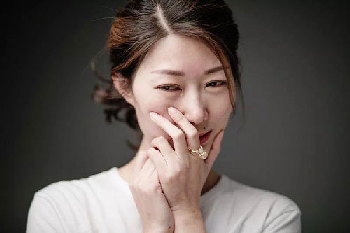 Tôi vỡ òa khi mẹ chồng tương lai chấp nhận con riêng của mình, ai ngờ vừa bước xuống xe hoa thì phát hiện chẳng thấy con đâu