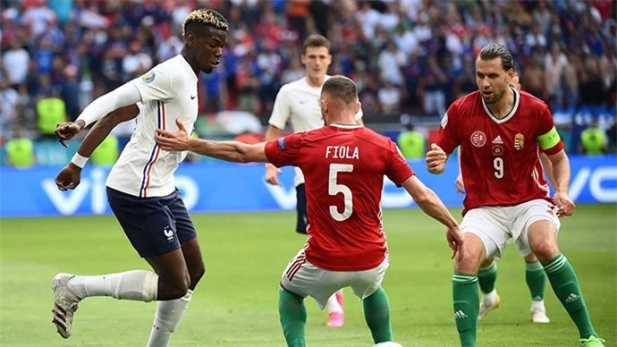 Man United lại sợ mất Pogba theo dạng CNTD