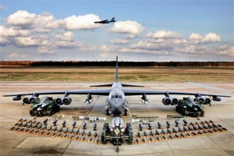 My nang cap B-52H duy tri hoat dong den...100 tuoi
