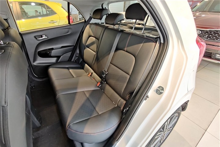 Hyundai Grand i10 thua đối thủ VinFast Fadil ảnh 12 Hyundai Grand i10 và Kia Morning đuối sức trước VinFast Fadil - 13