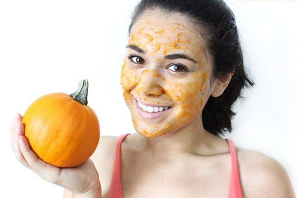 Da trắng sạch mụn chỉ với bí đỏ
