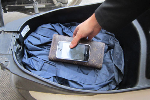 8 thứ tuyệt đối không để trong cốp xe máy, xe hơi ngày nắng nóng vì cực kỳ nguy hiểm