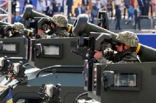 Reuters: Mỹ bắt đầu chuyển vũ khí cho Ukraine