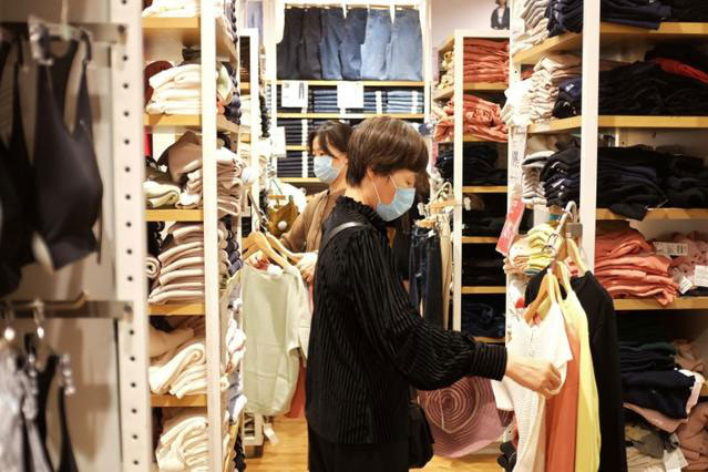 Bán lẻ xa xỉ sống tốt trong mùa dịch