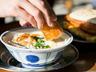 Muốn kiểm soát lượng đường huyết, đề phòng bệnh tiểu đường, hãy ăn sáng trước khung giờ này