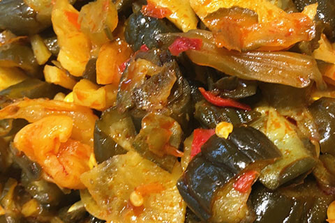 Ngoài thức ăn để qua đêm và đồ mốc, đây là 4 loại thực phẩm chứa lượng lớn chất gây ung thư mà nhiều người tiêu thụ hàng ngày