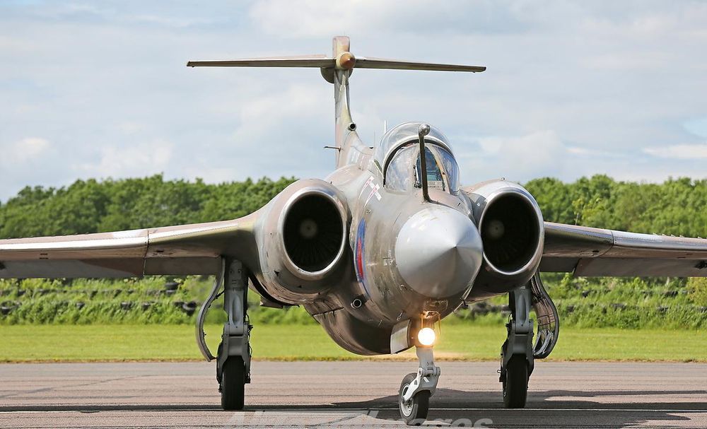 Tiêm kích hạm mang vũ khí hạt nhân ít biết của hải quân Anh