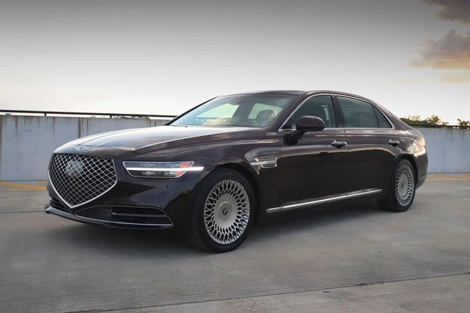 8. Genesis G90 2021 (giá khởi điểm: 73.995 USD).