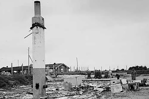 Trại tập trung Sylt năm 1945. Quân Đức đã phá hủy phần lớn trại năm 1944. Ảnh: Dailymail.