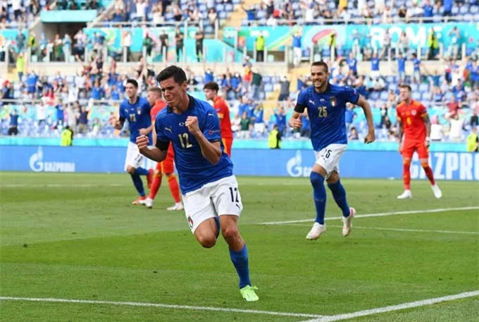 Pessina ghi bàn duy nhất trận Italia vs Wales