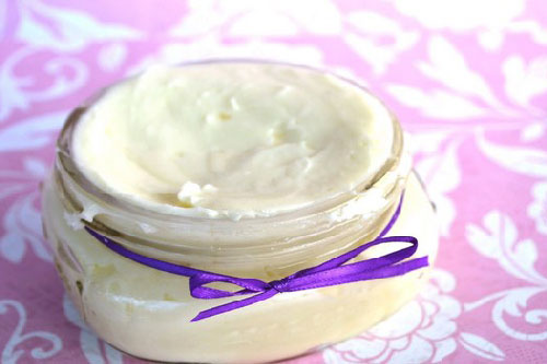 Hướng dẫn làm kem dưỡng da tại nhà hiệu quả, không tốn tiền thẩm mỹ