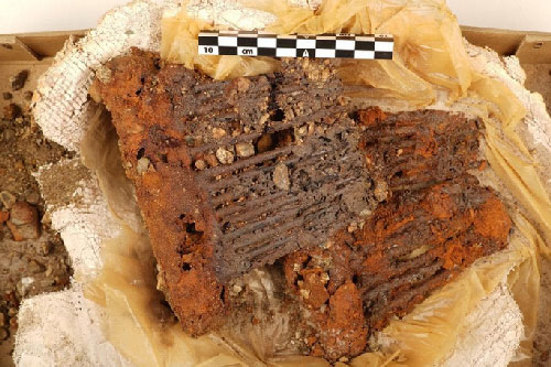 Báu vật bất ngờ trong mộ phần nữ quý tộc Viking 1.100 tuổi