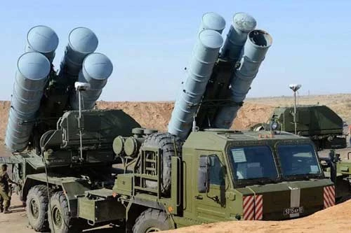 Hệ thống phòng không S-400 do Nga sản xuất.