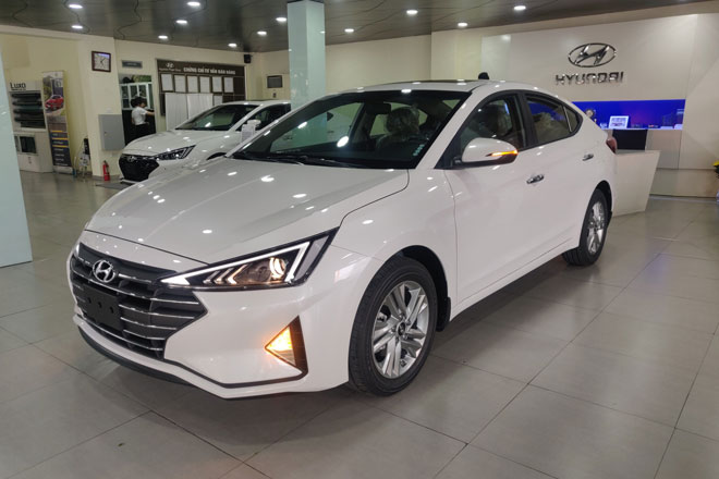 Hyundai Kona & Elantra giảm giá 40 triệu đồng