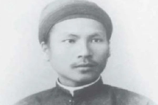 Hàm Nghi (1871-1943) là vị vua thứ chín của triều đại nhà Nguyễn. Nổi tiếng là ông vua yêu nước, Hàm Nghi có biệt tài hội họa và điêu khắc, với nhiều tác phẩm nổi bật. Chân dung vua Hàm Nghi. Ảnh: Thư viện Lịch sử.