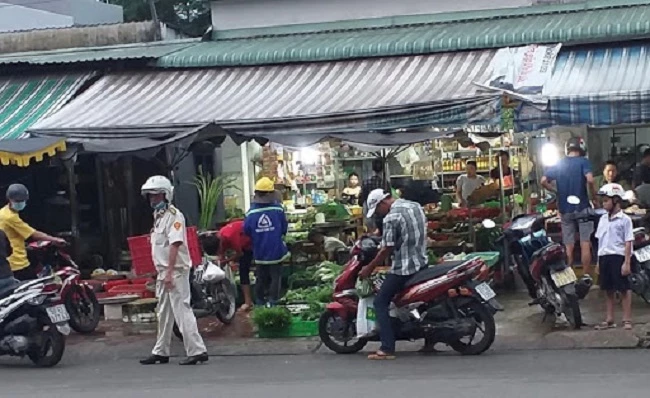 Bình Dương đã quyết định dừng các hoạt động của chợ tự phát, nhất là chợ tự phát tại các khu công nghiệp, khu nhà ở công nhân