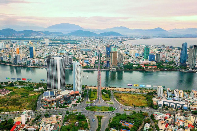 Thành phố đầu biển cuối sông ở Việt Nam