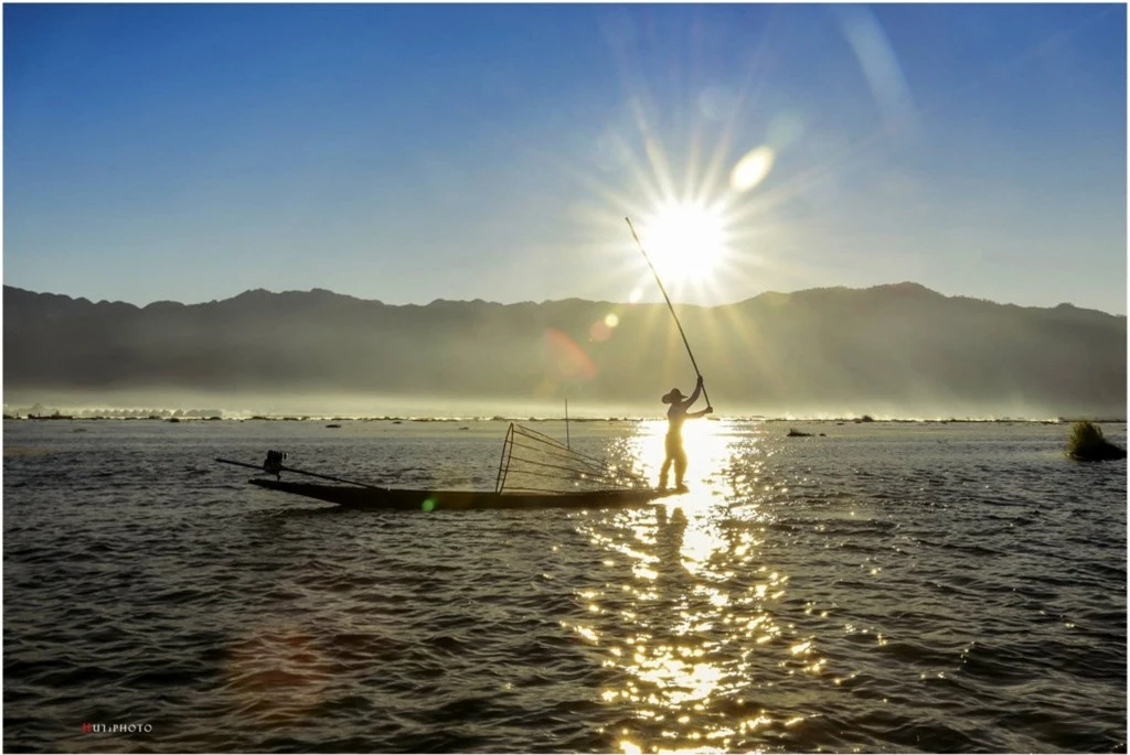 Khám phá cuộc sống yên bình của người dân trên hồ Inle, Myanmar