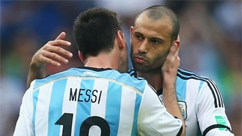 Messi cân bằng kỷ lục của Mascherano sau trận Argentina thắng Paraguay