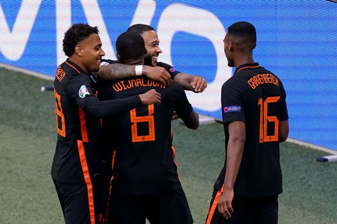 Hà Lan xô đổ kỷ lục tồn tại 86 năm trong ngày Wijnaldum qua mặt Van Basten