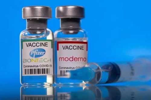 Mỹ đã công bố chiến lược chia sẻ ít nhất 80 triệu liều vaccine COVID-19 cho toàn thế giới tính đến cuối tháng 6/2021. Ảnh: Reuters.