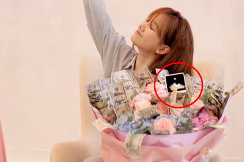 Hari Won để lộ ảnh siêu âm ngầm thông báo đang mang thai?