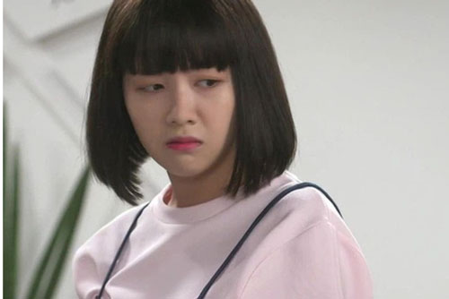 Mất tiền tiết kiệm, tôi hốt hoảng gọi điện cho chồng thì nhận lại cú "tát thẳng vào mặt" đau điếng