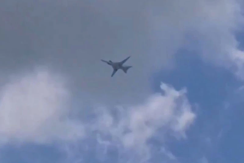 Oanh tạc cơ Tu-22M3 của Nga một lần nữa đến Syria. Ảnh cắt từ video.