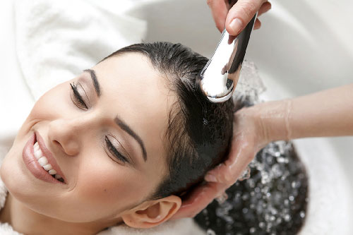 Tóc 'rụng như mưa' chỉ vì thói quen không ngờ