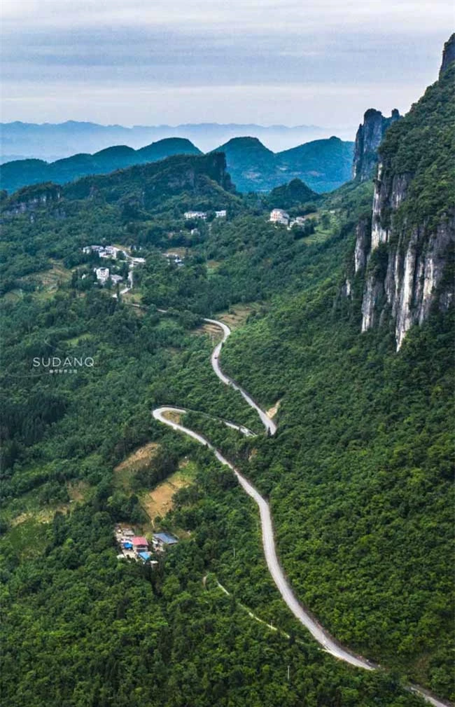 Hẻm núi được ví như “vết sẹo” đẹp nhất Trung Quốc ở đâu? - hình ảnh 11