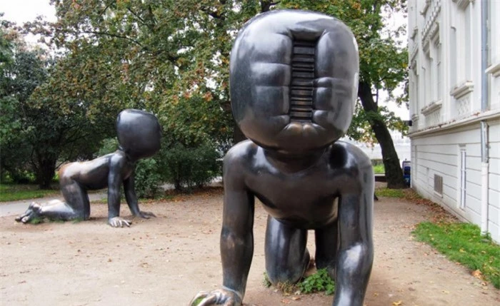 Những tác phẩm điêu khắc đáng sợ nhất thế giới khiến du khách phải bàng hoàng 3