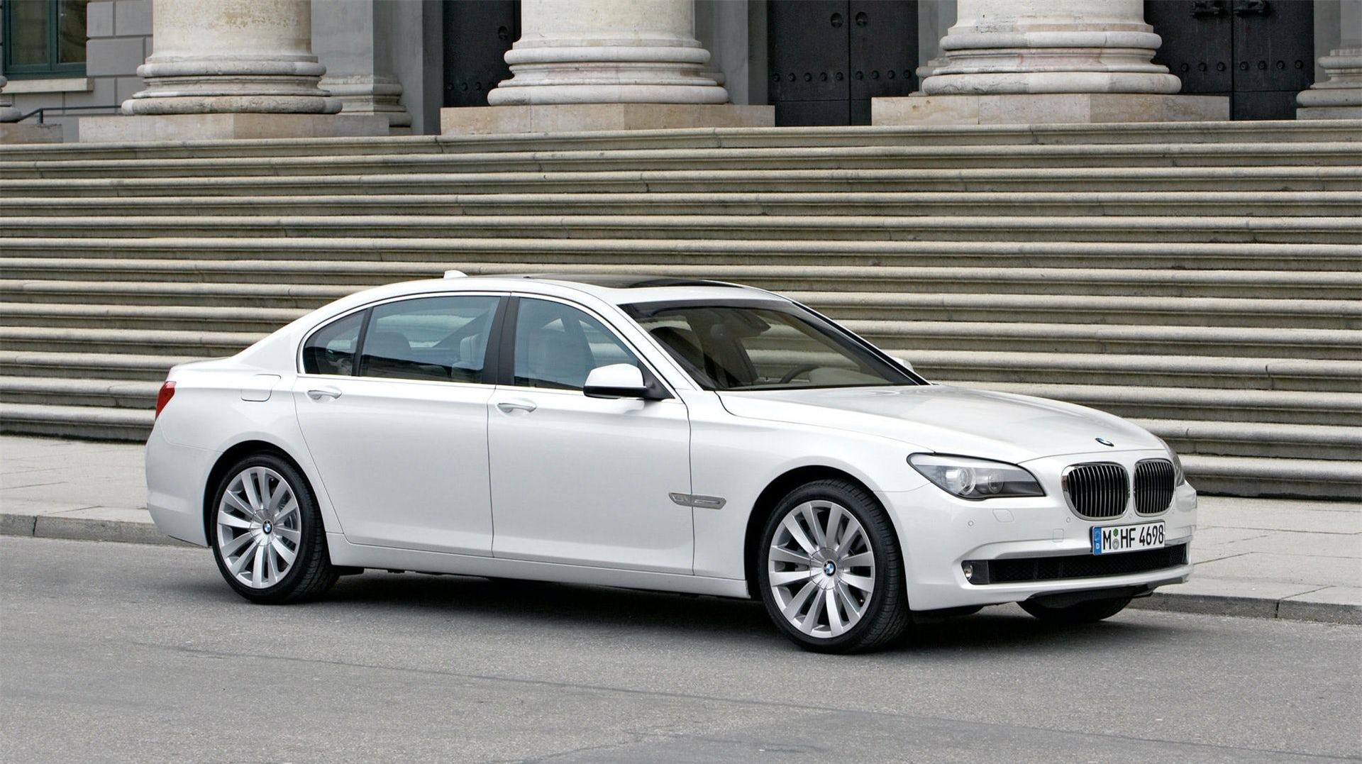 Tỷ phú thế giới từng sử dụng xe gì? ảnh 2