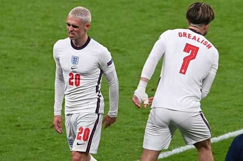 Lý do Foden không được đăng ký ở trận Czech vs Anh