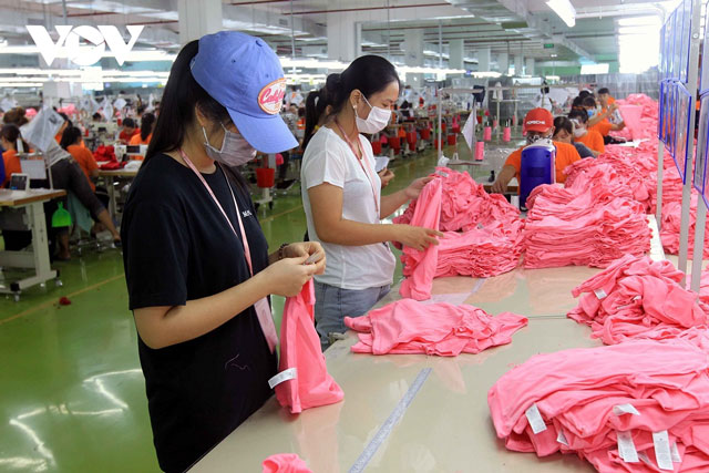 Doanh nghiệp cần hỗ trợ để vượt qua khó khăn “kép”