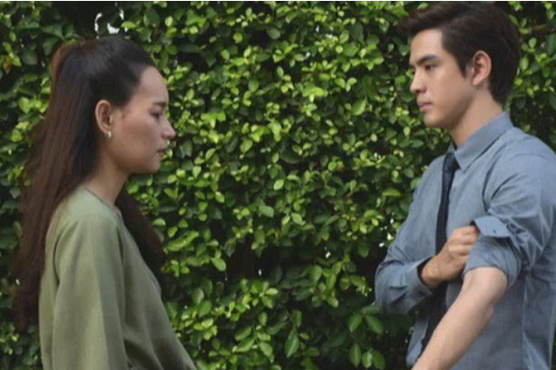 Chồng biệt tích 2 năm bỗng quay về bằng xe ô tô sang trọng, tôi chưa kịp mừng đã đánh rơi cốc nước khi thấy thứ anh chìa ra